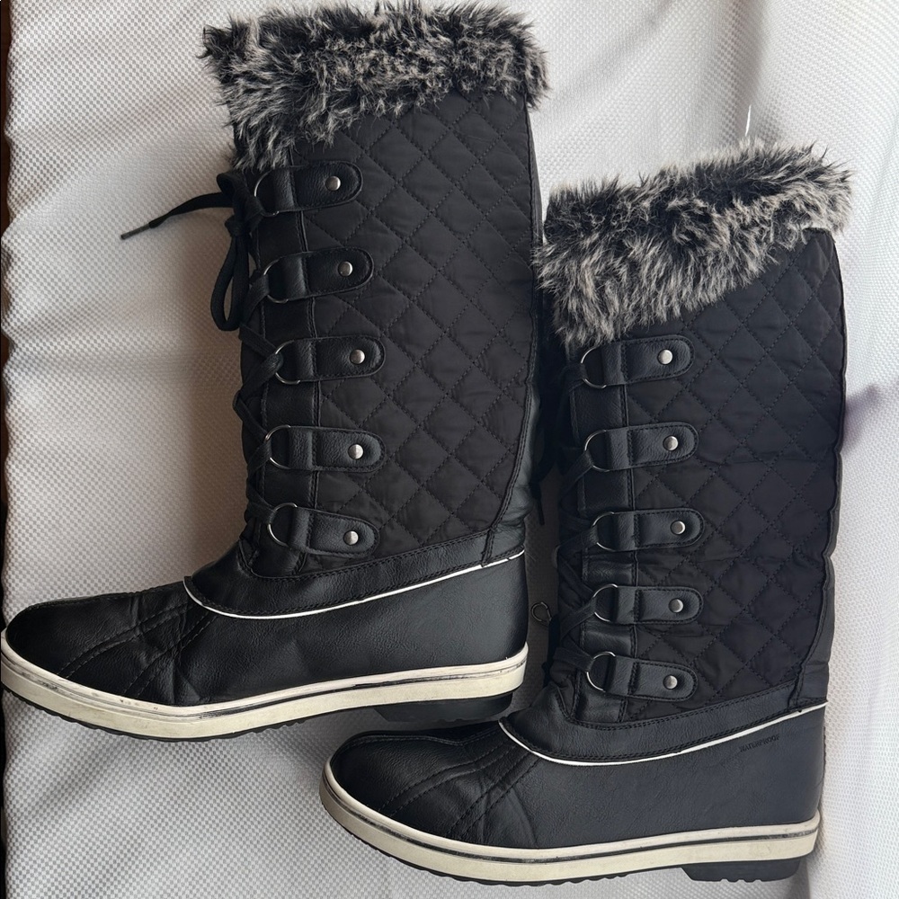 Black Quilted Faux Fur-Lined Women's Aleader Boots - Size 11
